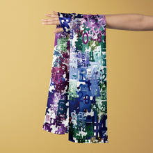 Charger l'image dans la galerie, NEW COLLECTION / Silk Shawl, MARE Collection 100% Pure Silk Shawl, Fractal Art Design, Turkish Silk Shawl. Luxury Hijab, Luxury Shawl, Limited Edition Fractal Print Shawl, Chic Colorful Large Shawl, Multicolor Stylish Silk Shawl. Gift for her, Gift for wo
