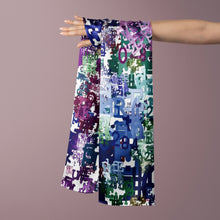 Charger l'image dans la galerie, NEW COLLECTION / Silk Shawl, MARE Collection 100% Pure Silk Shawl, Fractal Art Design, Turkish Silk Shawl. Luxury Hijab, Luxury Shawl, Limited Edition Fractal Print Shawl, Chic Colorful Large Shawl, Multicolor Stylish Silk Shawl. Gift for her, Gift for wo